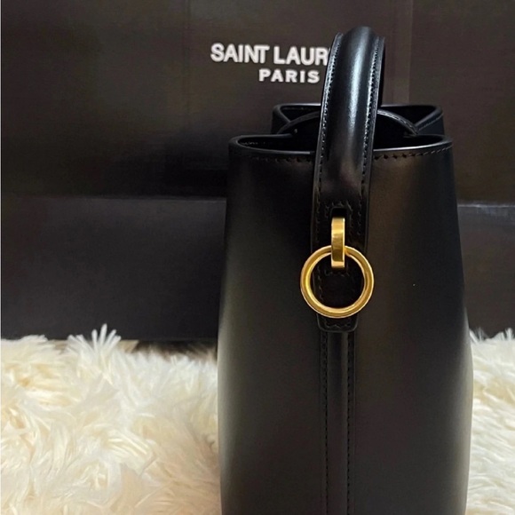 Saint Laurent Black and Gold Shoulder Bag - Picture 2 of 9